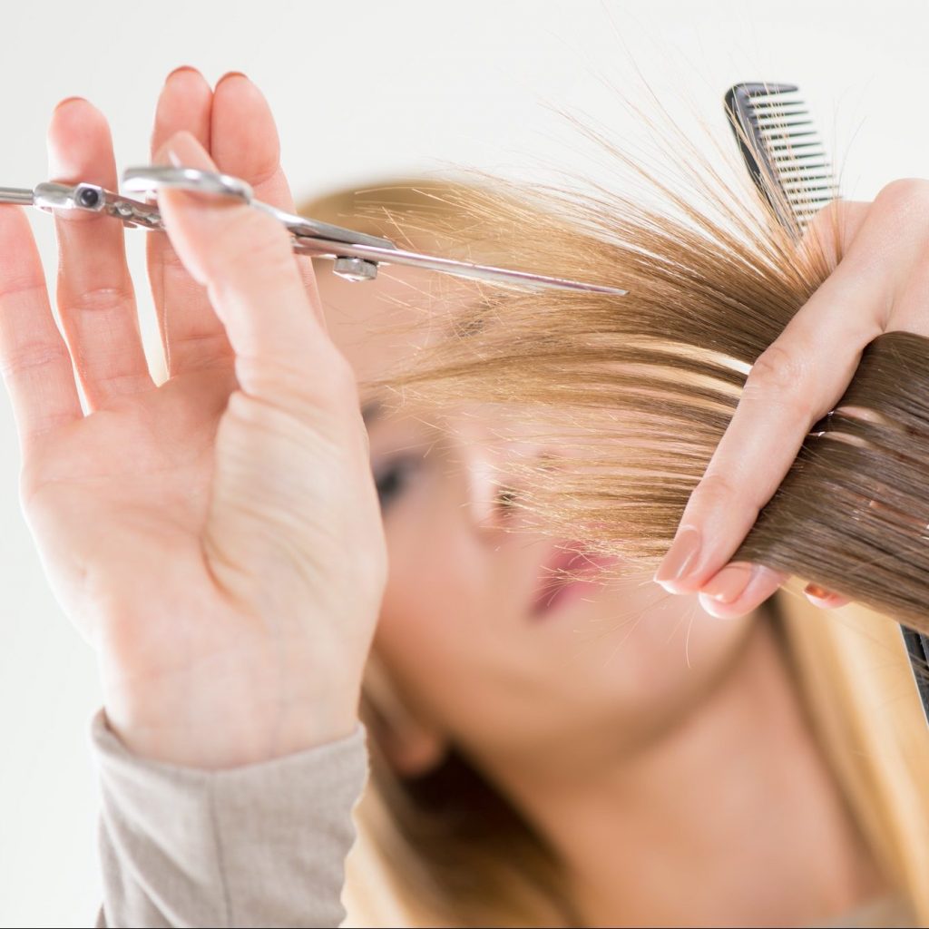 coupe-de-cheveux-coiffure-a-domicile